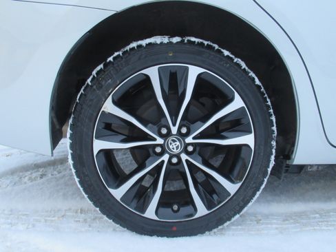 Used 2019 Toyota Corolla LE image 11