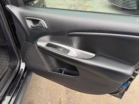 Used 2015 Dodge Journey SE image 15