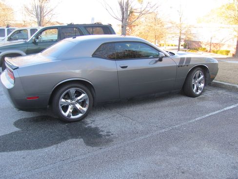 Used 2012 Dodge Challenger R/T image 5