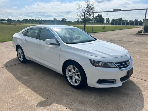 Used 2015 Chevrolet Impala LT image 3