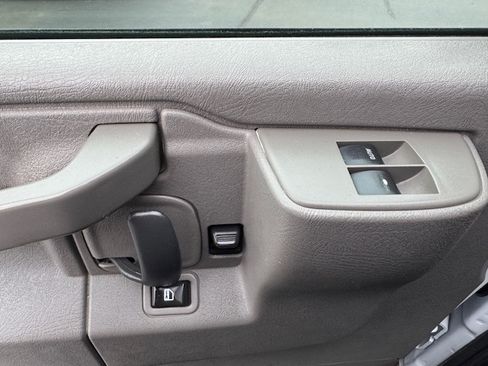 Used 2019 Chevrolet Express 3500 image 15