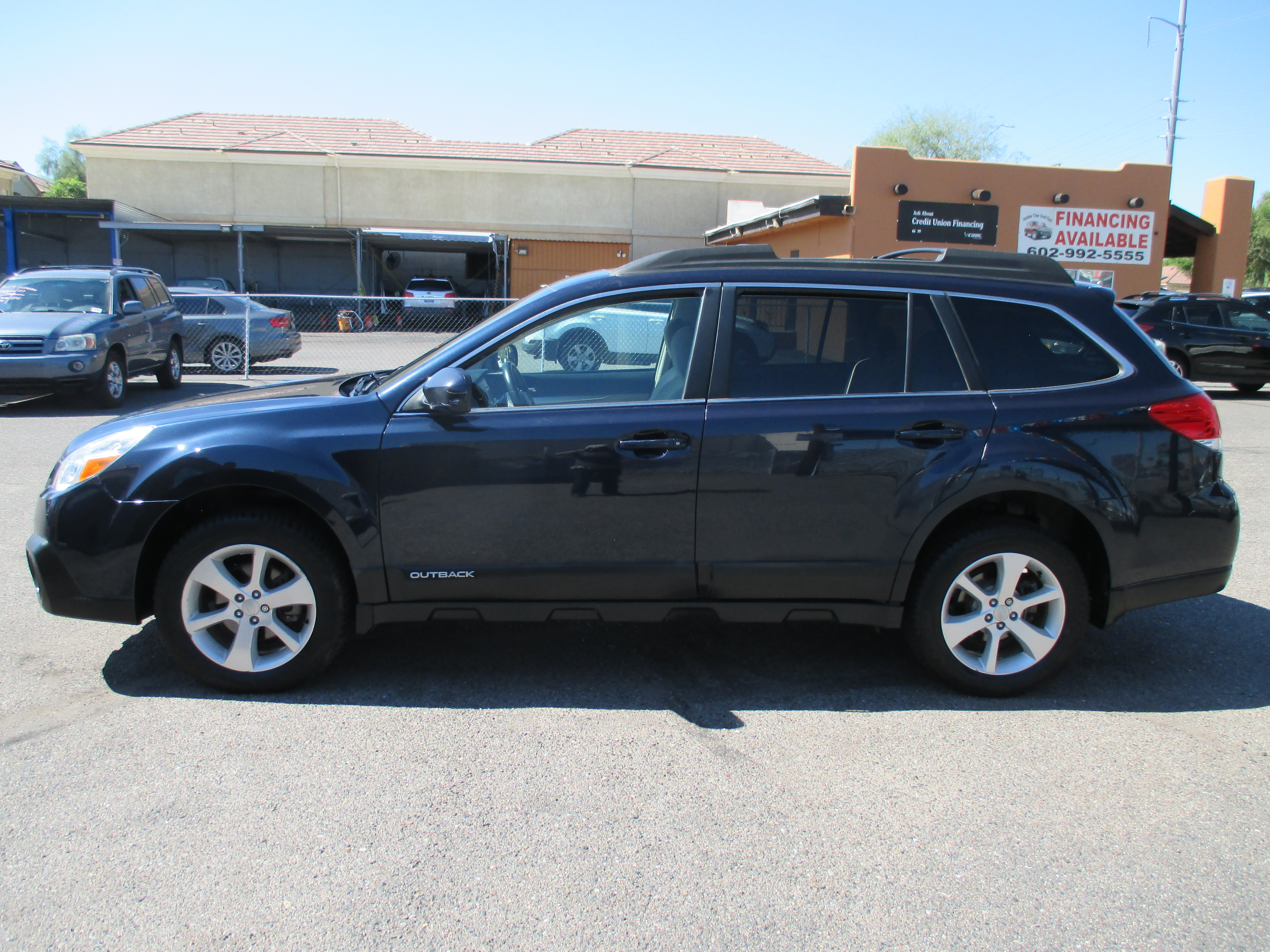 Used 2012 Subaru Outback 2.5i Limited AWD/4WD image 1