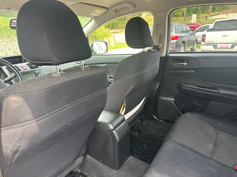 Used 2014 Subaru XV Crosstrek 2.0i Premium image 12