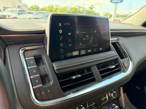 Used 2023 GMC Yukon XL 4WD SLT image 24