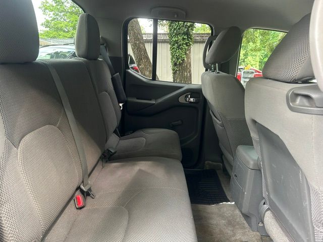 Used 2012 Nissan Frontier 2WD Crew Cab image 17