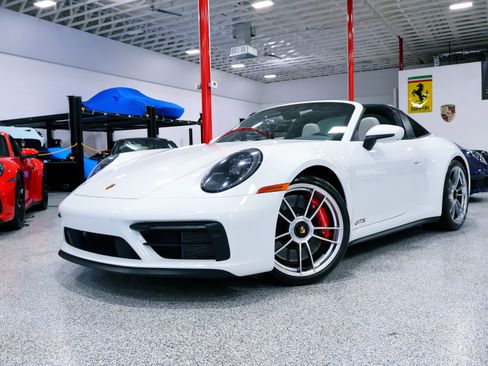 Used 2024 Porsche 911 Targa 4 GTS image 3