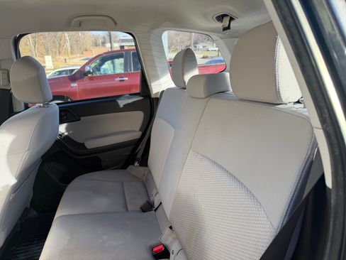 Used 2014 Subaru Forester 2.5i image 11