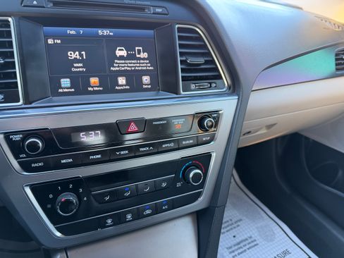 Used 2016 Hyundai Sonata Sport image 9