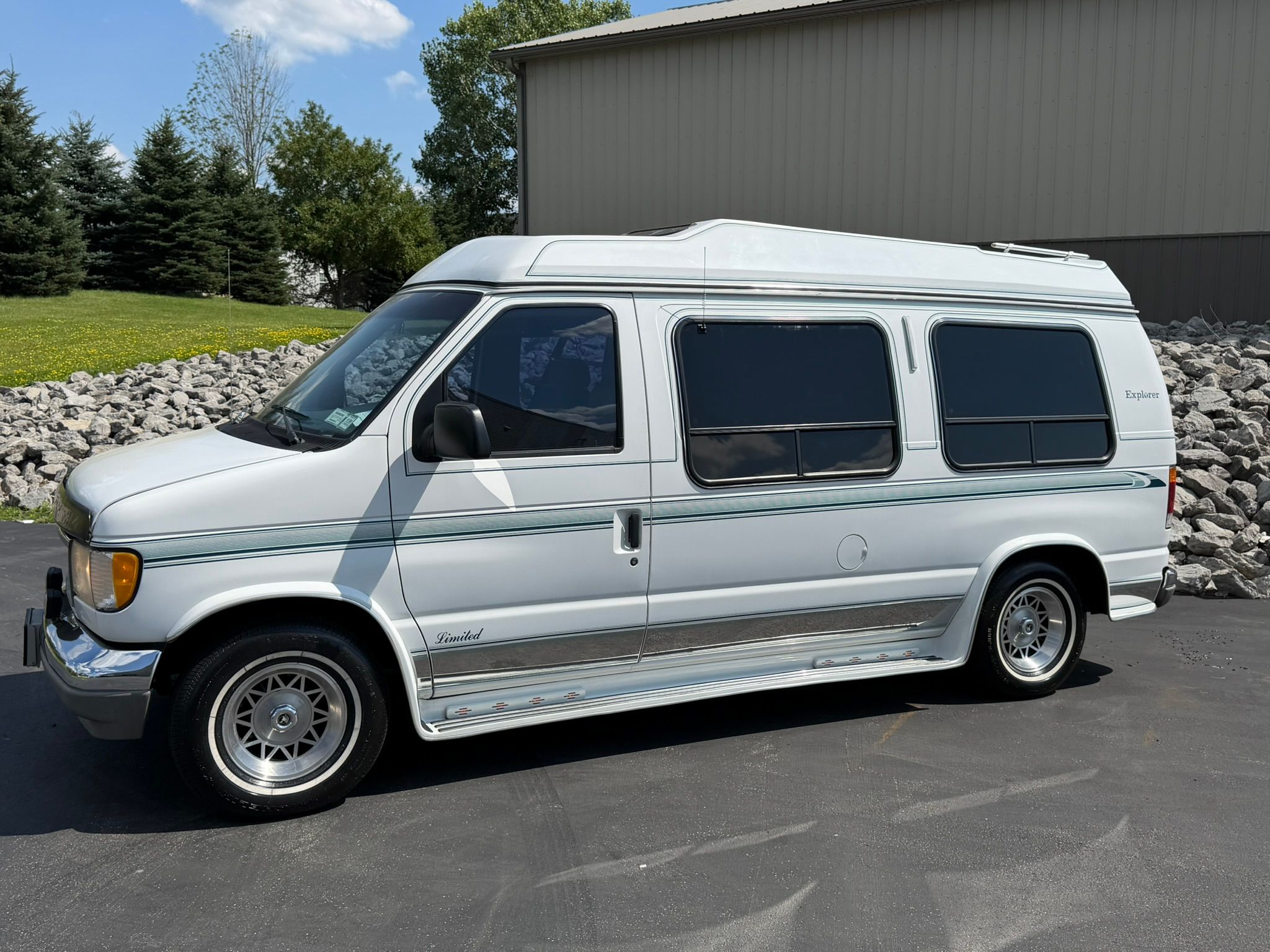 Used 1994 Ford E-150 and Econoline 150 Custom RWD image 4