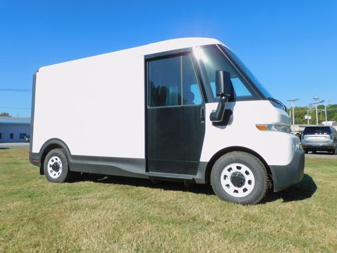 New 2025 Chevrolet Brightdrop 400 image 9