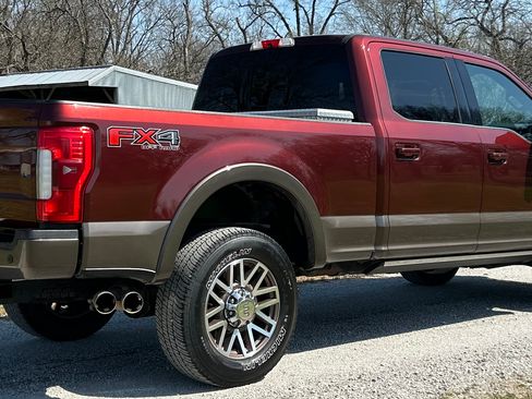 Used 2017 Ford F250 King Ranch image 3