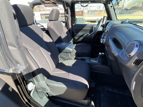 Used 2016 Jeep Wrangler Sport AWD/4WD image 15