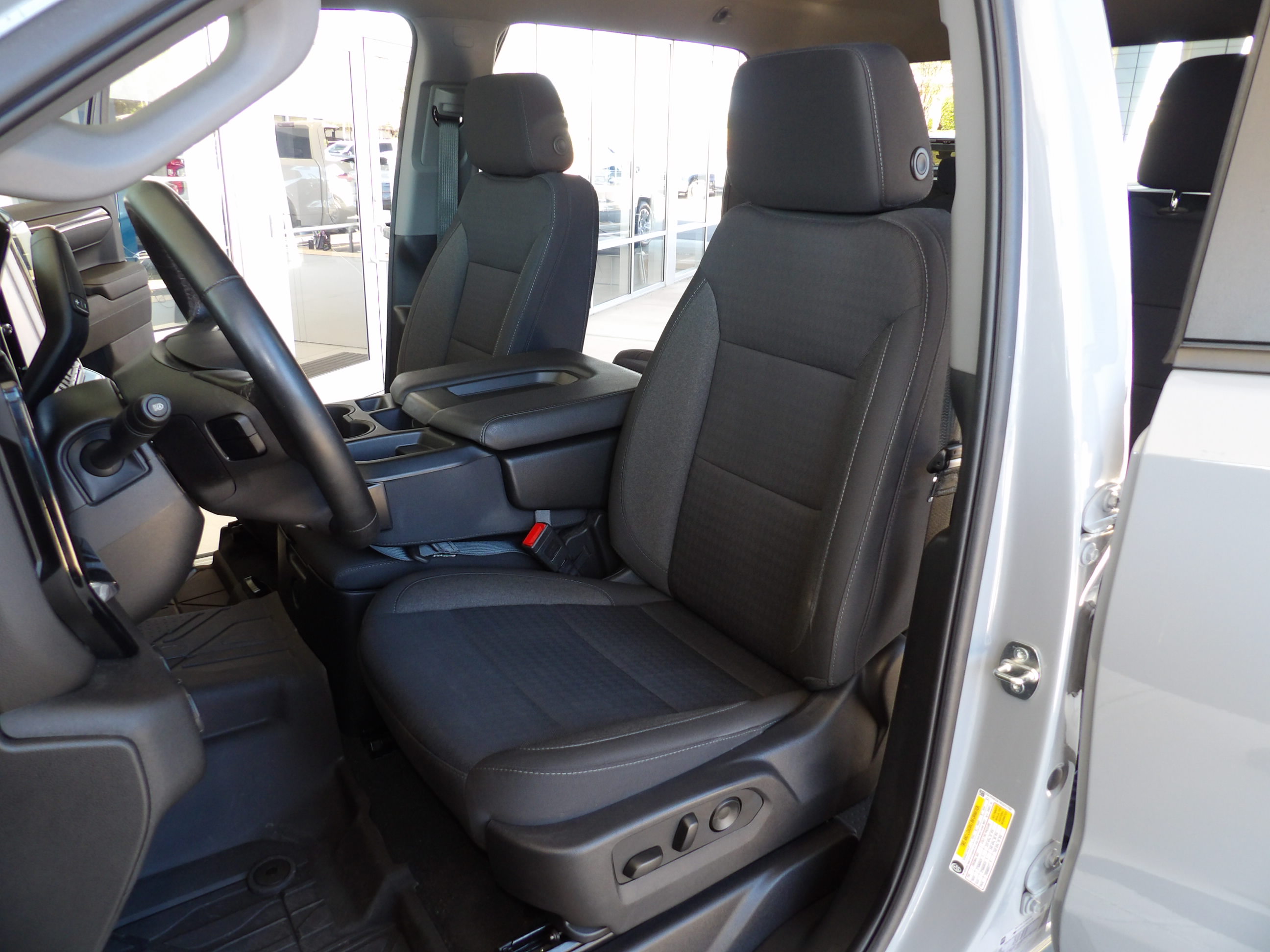 Used 2024 Chevrolet Silverado 1500 4x4 Crew Cab LT image 17
