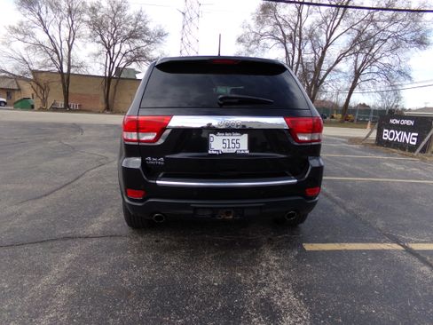 Used 2011 Jeep Grand Cherokee Limited image 4