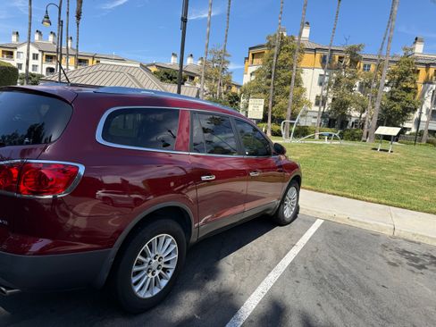 Used 2011 Buick Enclave 2WD CX image 9