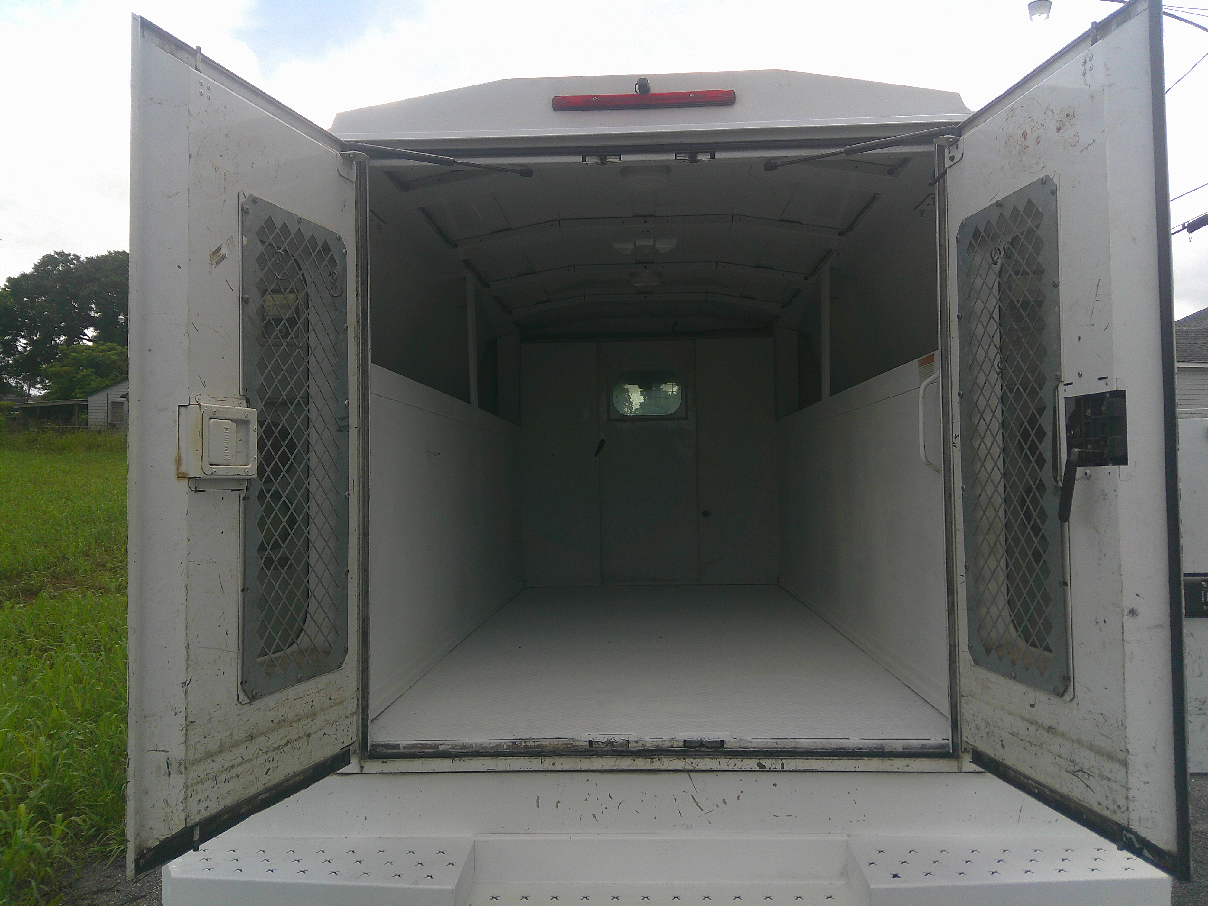 Used 2017 Chevrolet Express 3500 UNAVAIL RWD image 5