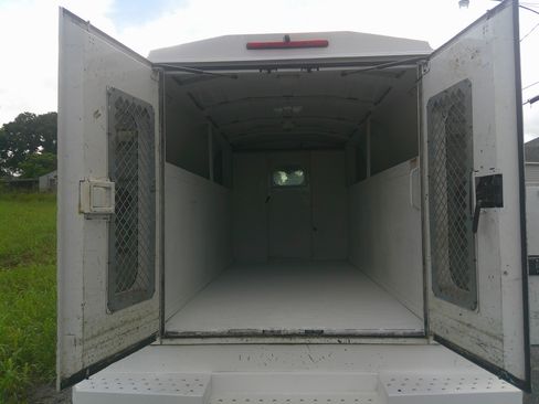 Used 2017 Chevrolet Express 3500 UNAVAIL RWD image 5