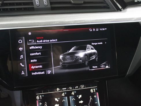 Used 2024 Audi Q8 e-tron Premium image 24
