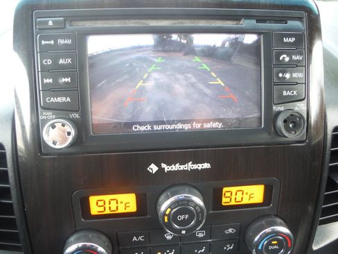 Used 2013 Nissan Titan SL image 10