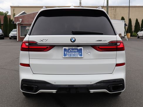 Used 2022 BMW X7 xDrive40i w/ M Sport Package AWD/4WD image 7