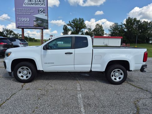 Used 2021 Chevrolet Colorado 2WD Extended Cab W/T image 4