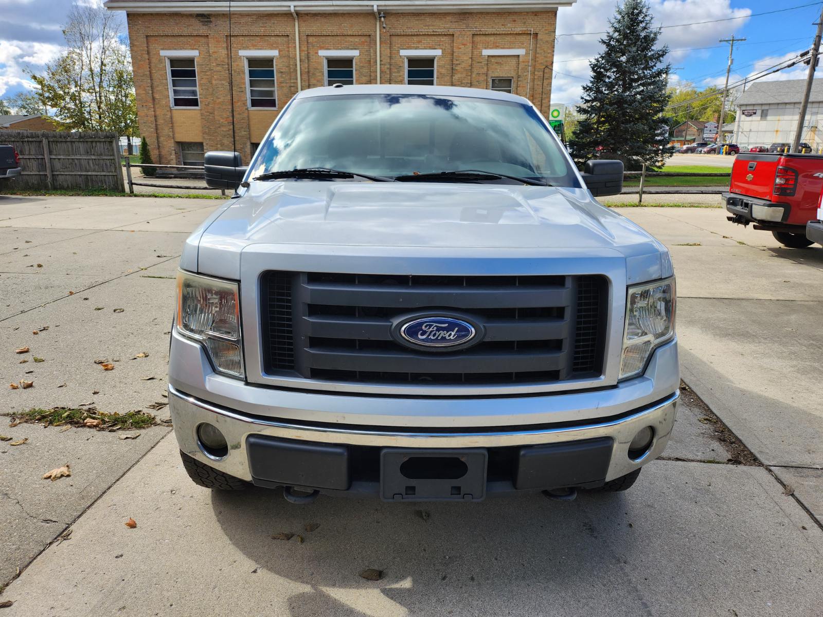 Used 2010 Ford F150 4x4 Regular Cab image 3