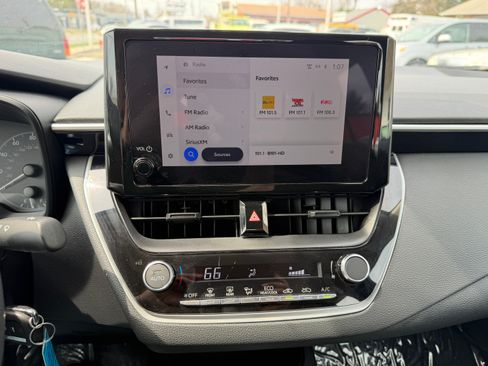 Used 2024 Toyota Corolla LE image 9