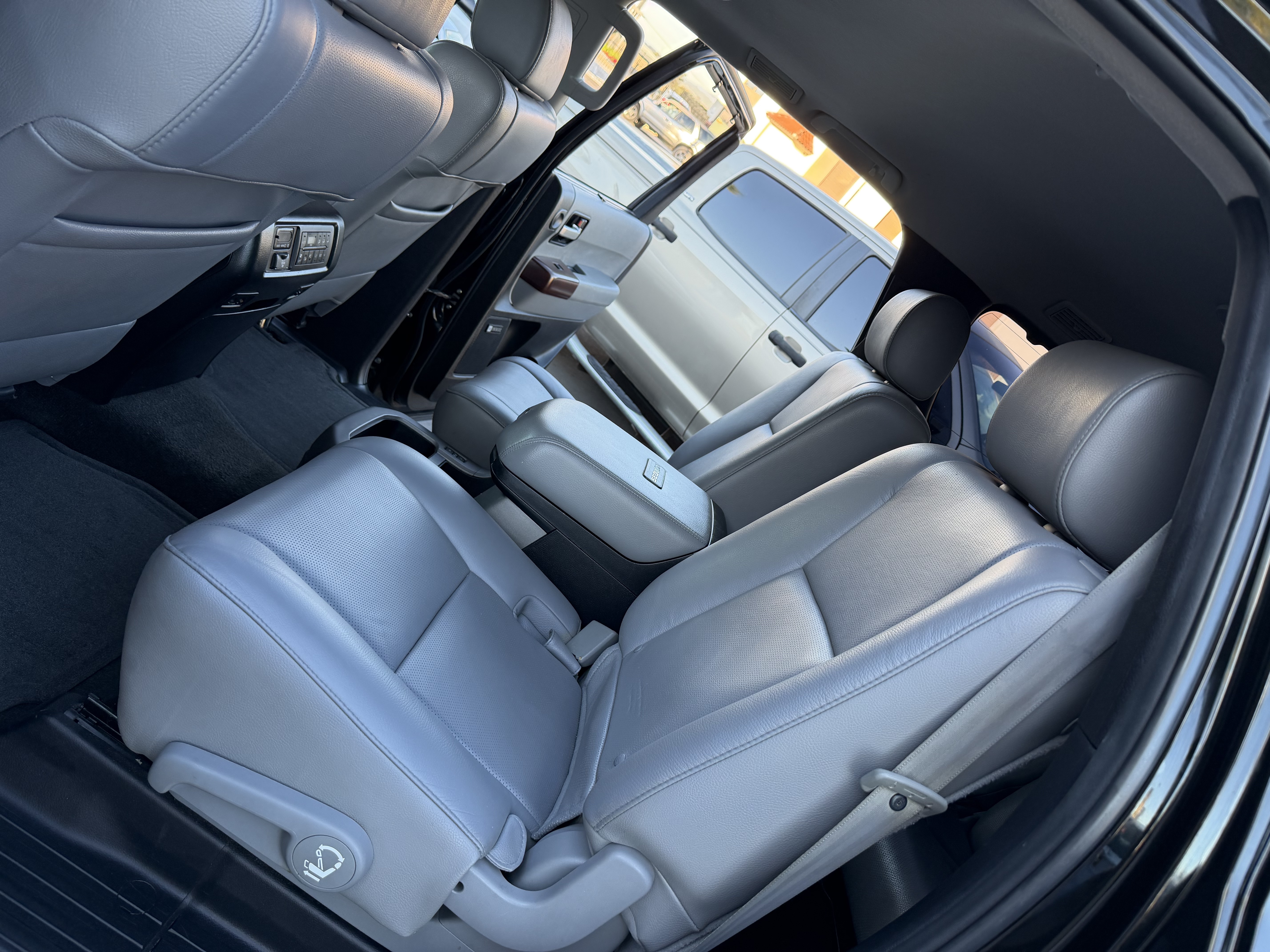 Used 2012 Toyota Sequoia Platinum AWD/4WD image 21