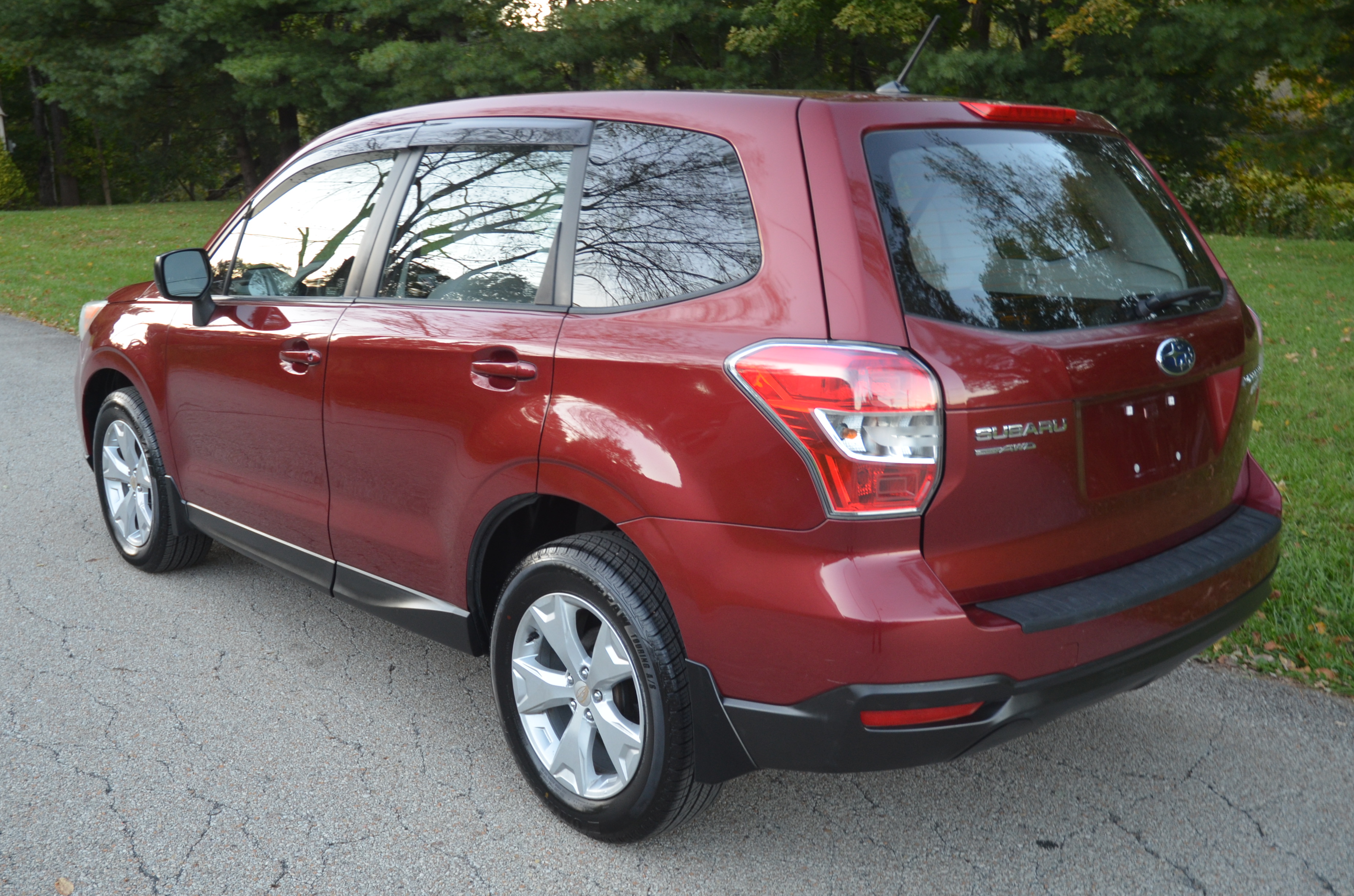 Used 2014 Subaru Forester 2.5i AWD/4WD image 3