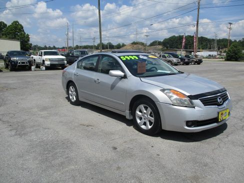 Used 2009 Nissan Altima S FWD image 4