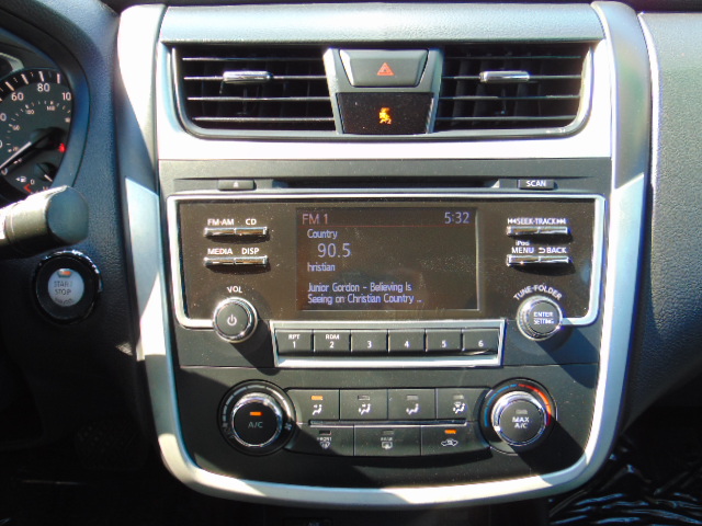 Used 2017 Nissan Altima SR FWD image 17