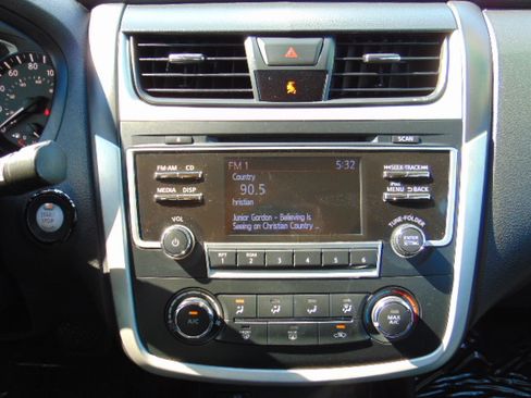 Used 2017 Nissan Altima 2.5 SR image 17