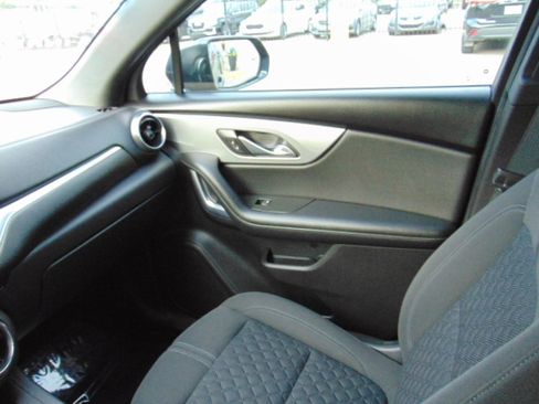 Used 2020 Chevrolet Blazer LT image 25