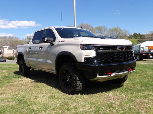 New 2026 Chevrolet Silverado 1500 ZR2 image 9