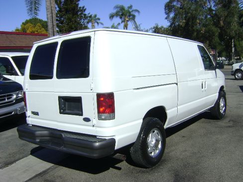 Used 2001 Ford E-350 and Econoline 350 image 6