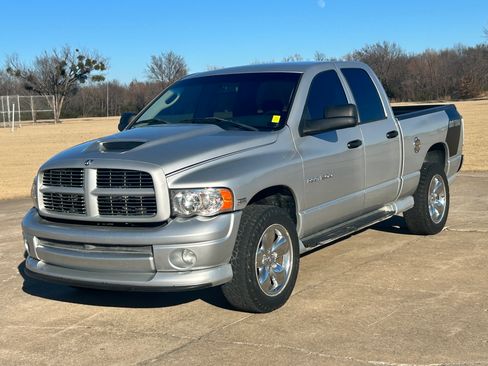 Used 2005 Dodge Ram 1500 Truck SLT image 1