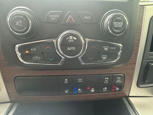 Used 2017 RAM 1500 4x4 Crew Cab Laramie image 22