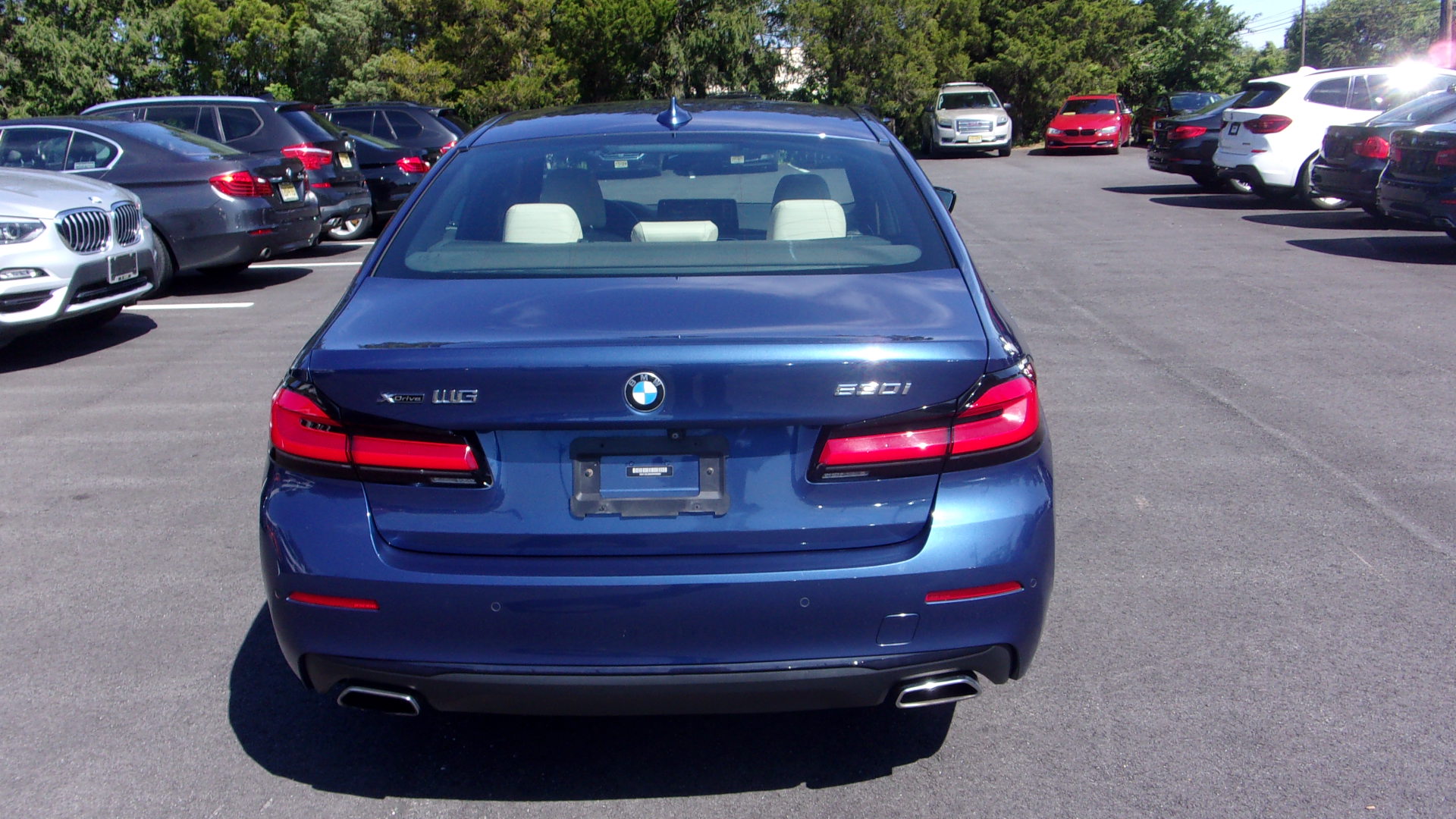 Used 2021 BMW 530i xDrive AWD/4WD image 9