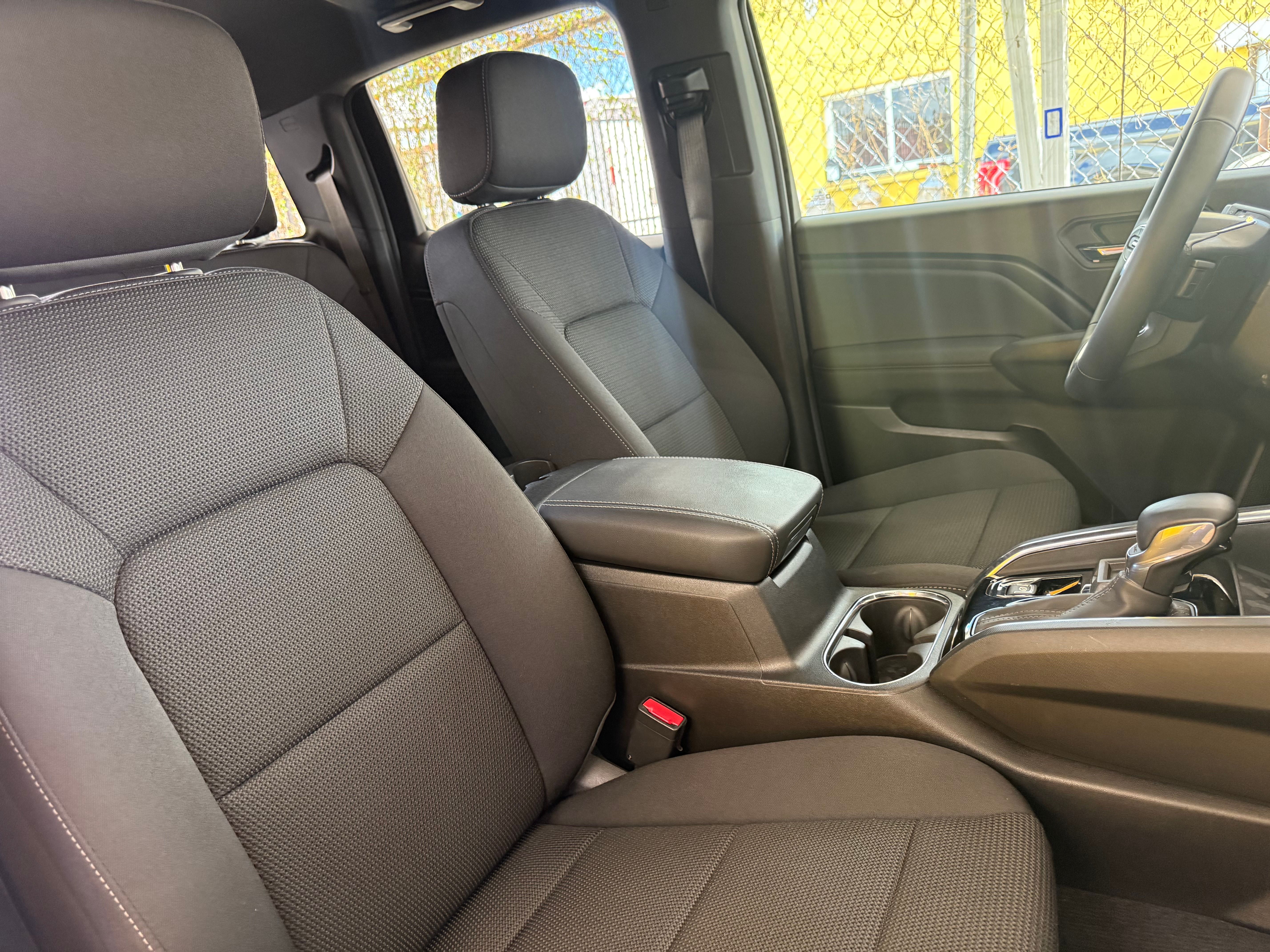 Used 2024 GMC Canyon 2WD Crew Cab Elevation image 11