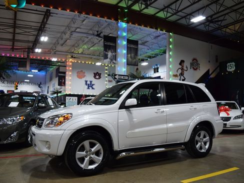 Used 2004 Toyota RAV4 image 3