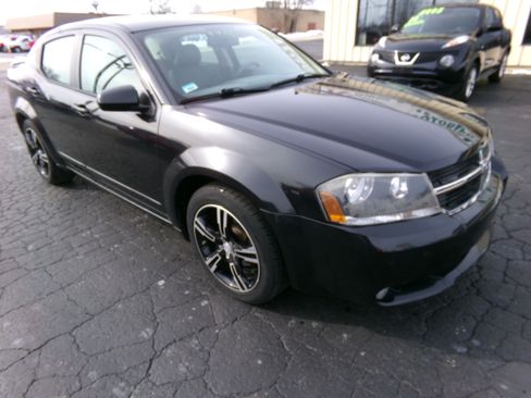 Used 2008 Dodge Avenger R/T image 7