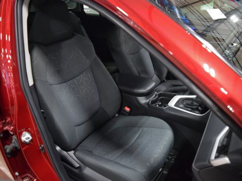 Used 2021 Toyota RAV4 XLE image 22