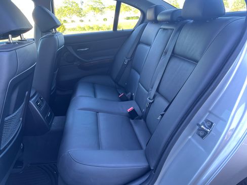 Used 2006 BMW 330i Sedan RWD image 18
