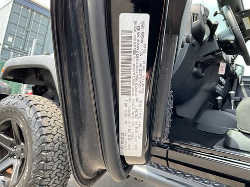 Used 2016 Jeep Wrangler Sport image 19