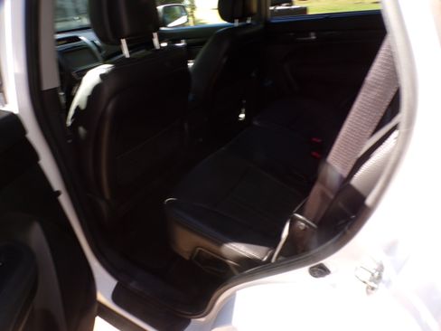 Used 2014 Kia Sorento EX-L image 11