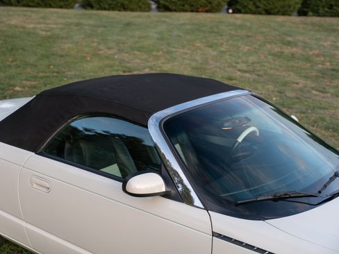 Used 2003 Ford Thunderbird image 33