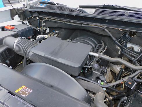 Used 2020 Chevrolet Silverado 2500 4x4 Crew Cab Custom image 19