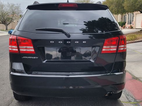 Used 2018 Dodge Journey SE image 8