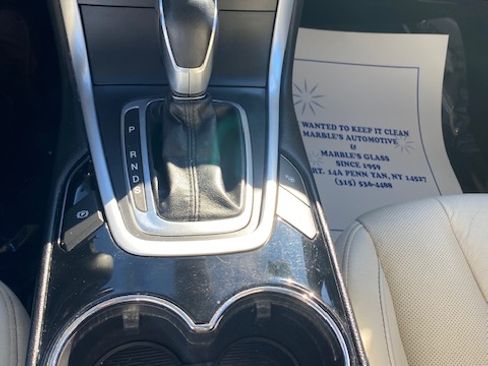 Used 2018 Ford Edge Titanium image 27