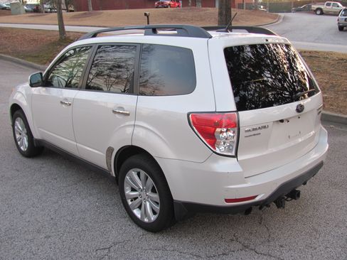 Used 2012 Subaru Forester 2.5X Limited image 8